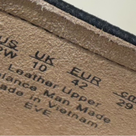 Naturalizer Dark Gray Cut-Out‎ Loafers - Picture 6 of 7